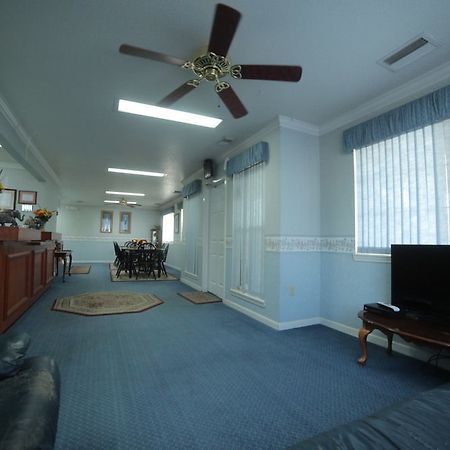 Madison Inn Lodge Фредеріктаун Екстер'єр фото
